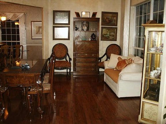3rd image of 4608 Ainsley Dr