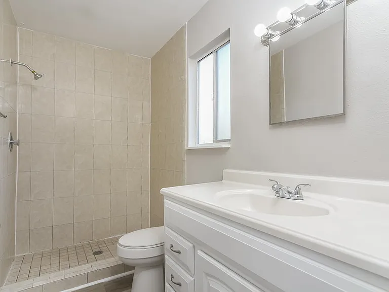 1140 Windway Cir — Photo 13