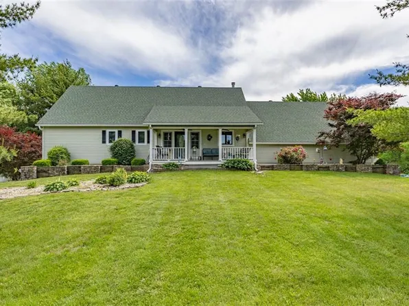 24545 W 54th St, Shawnee, KS 66226