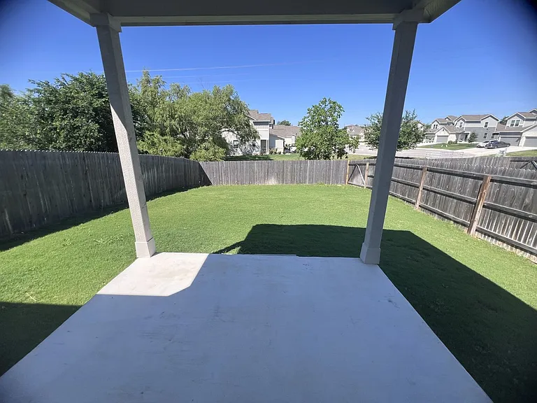 321 Caleb Ct — Photo 17