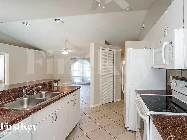 17536 Oriole Rd — Photo 7