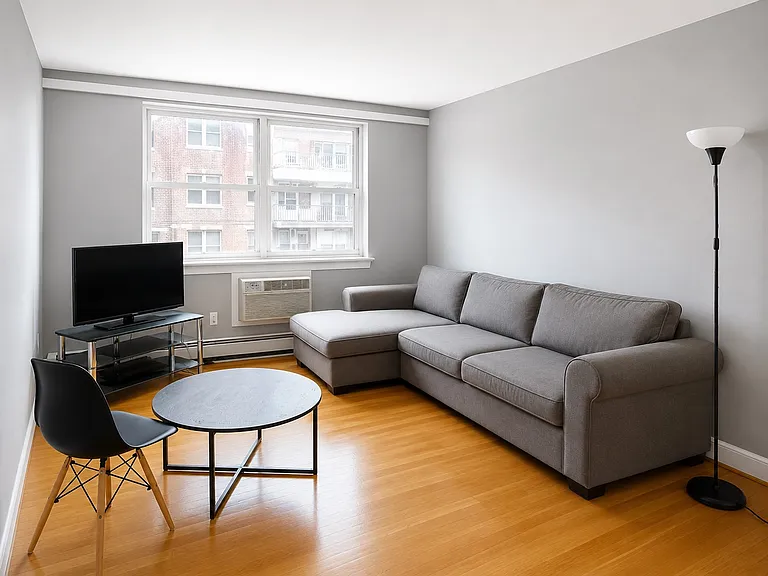 11A Commonwealth Ct #11 — Photo 2