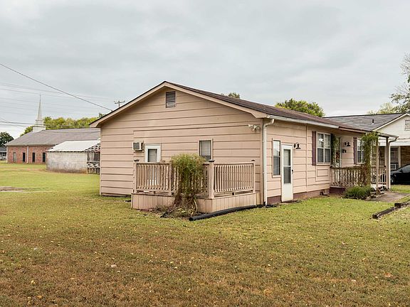 3rd image of 905 Sterling Blvd