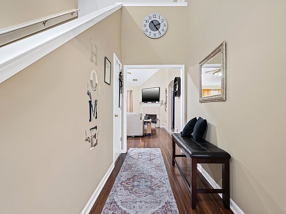 4th image of 4908 Top Notch Loop