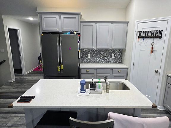 5th image of 950 8th St