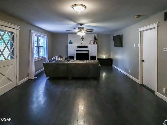 2nd image of 1005 S Highview Ave