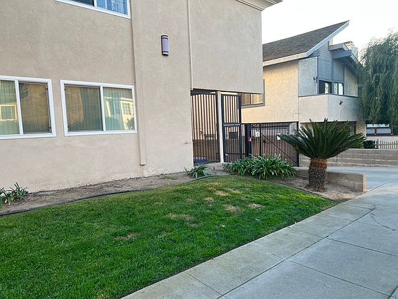 2nd image of 2722 Vanderbilt Ln #8