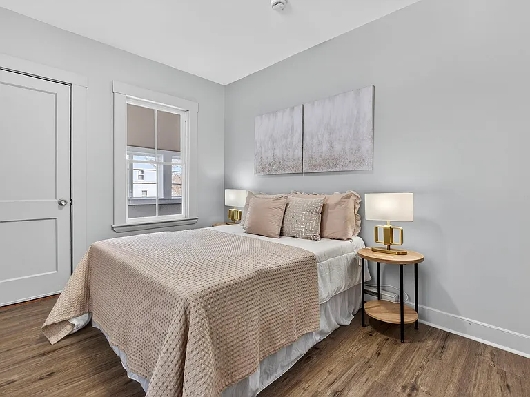 318 Charles St #1R — Photo 7