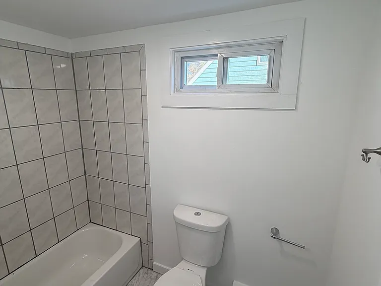 142 Cowles St — Photo 9
