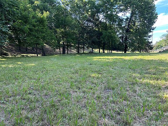 4th image of 559 Brush Creek Rd