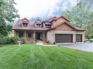 2812 N Baycliff Dr, McHenry, IL 60050
