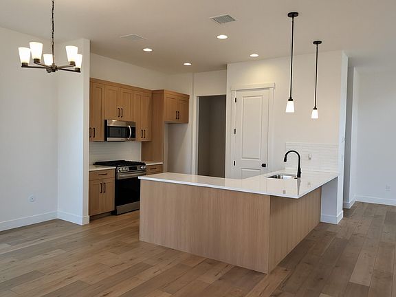3rd image of Phase 8 St Lot 838