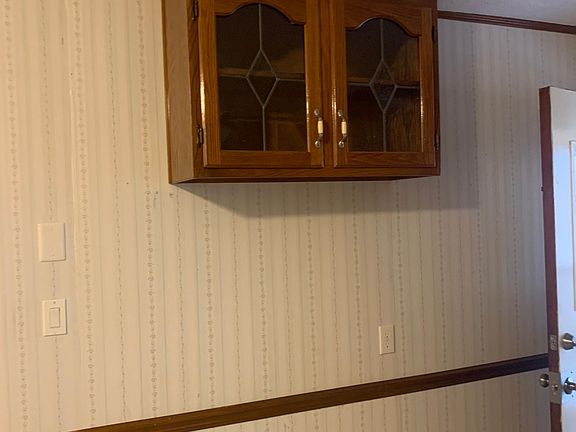 Refrigerator with ice maker hookup