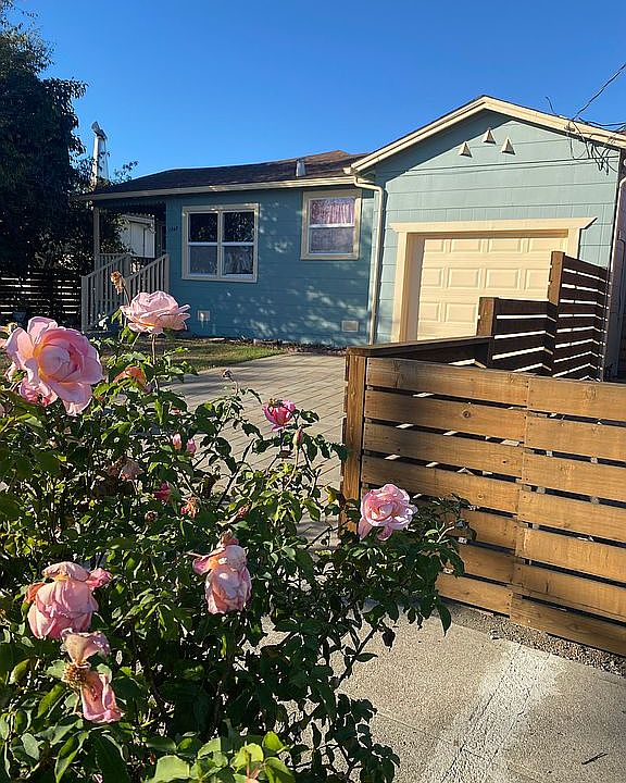 1st image of 1747 Costa Ave
