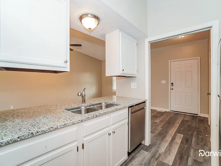 8811 Seabright Dr — Photo 4