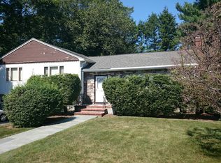 121 Grove St, Brookline, MA 02467