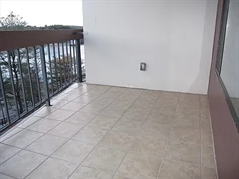Private balcony with views of the reservoir