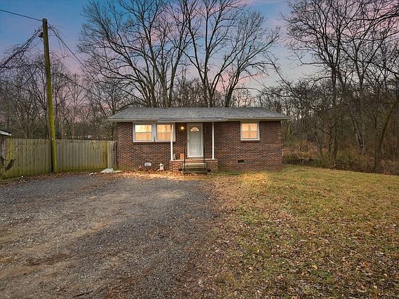 2nd image of 1081 Slaters Creek Rd