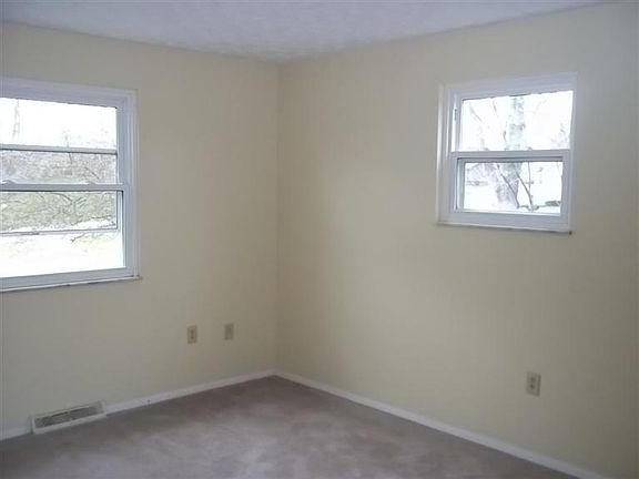 5th image of 8011 Honeysuckle Ln