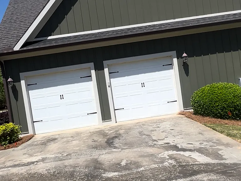 406 Leamington Ln — Photo 2