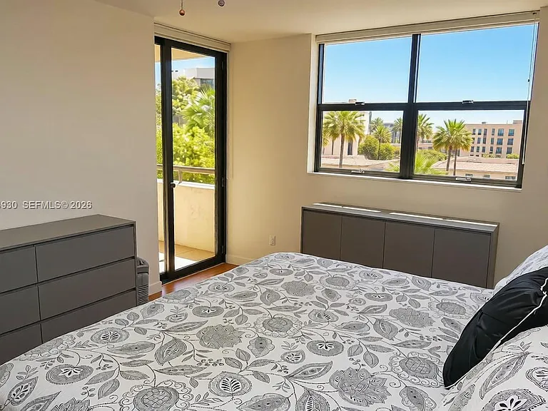 170 Ocean Lane Dr #0 — Photo 3