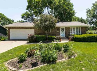 680 Summer Dr, Dubuque, IA 52002