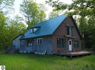 11717 Fowler Rd, Honor, MI 49640