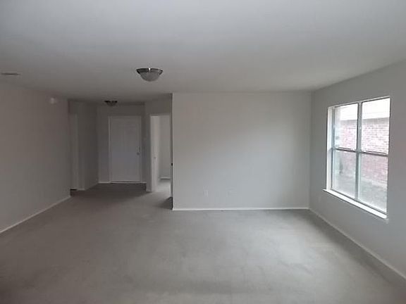 2nd image of 2009 Kings Forest Dr