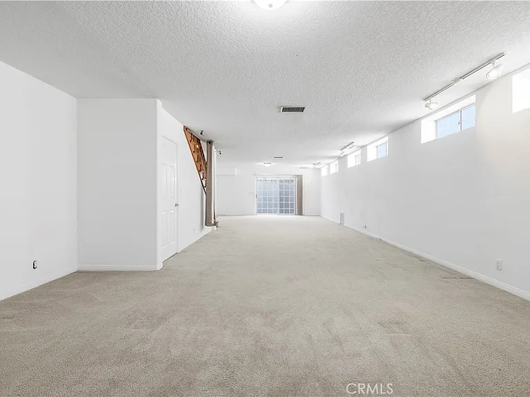 9141 Wheatland Ave — Photo 22