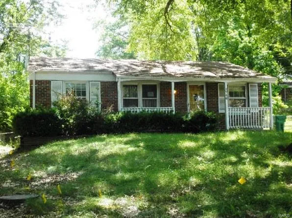 1746 Foley Dr, Saint Louis, MO 63136
