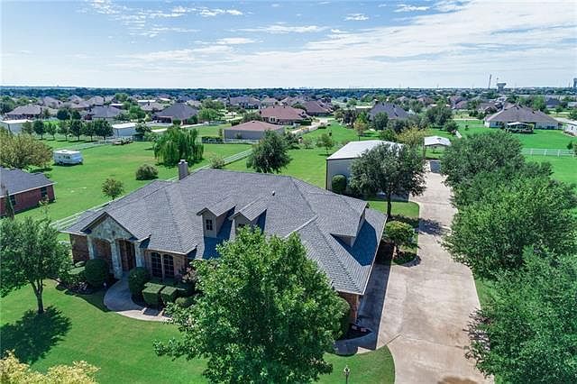 1st image of 2100 Meadow Springs Dr