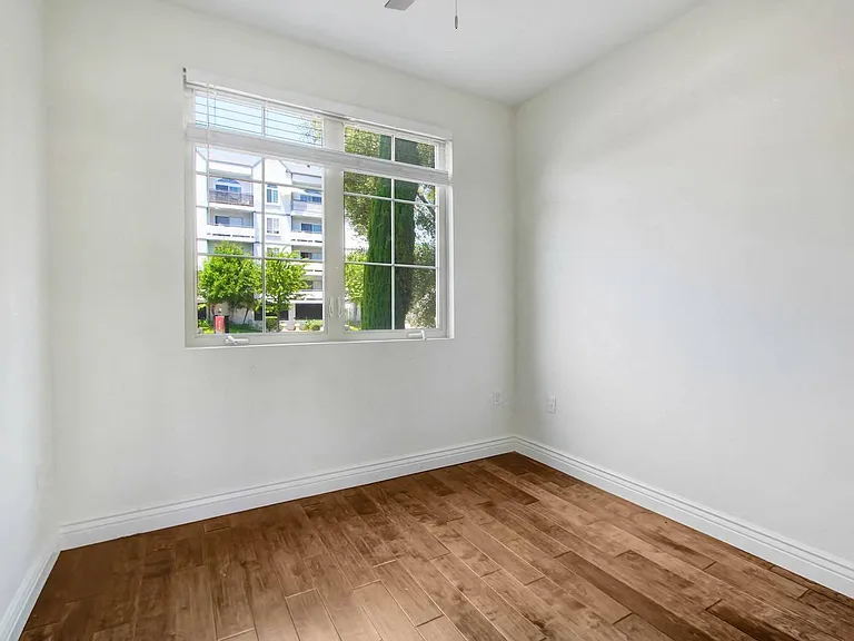 4410 Sepulveda Apartments — Photo 41