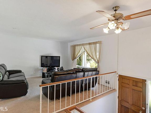 3rd image of 2004 Glynbrook Dr #18