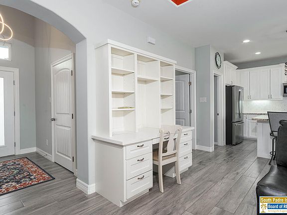 2nd image of 43 Valdarama Dr