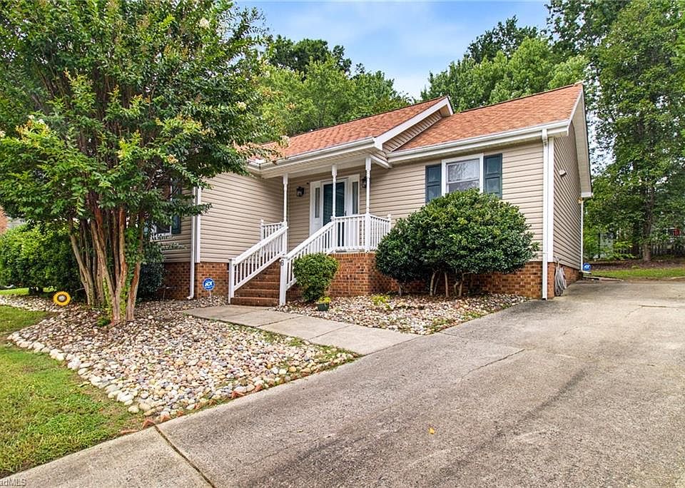1st image of 6 Castle Bridge Ct
