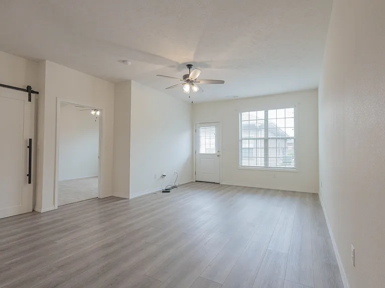 3051 W Cardinal St — Photo 5