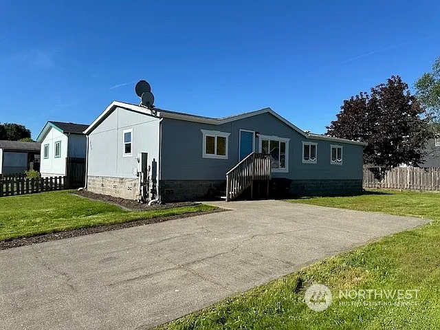 255 Sycamore Street photo 1