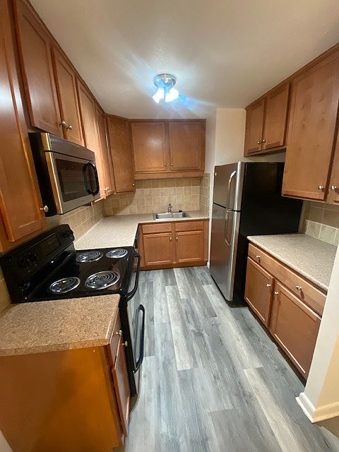 1st image of 154 Lexington St #2