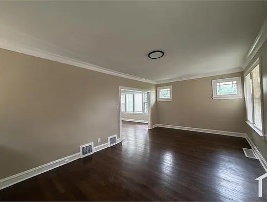 12479 S Wabash Ave — Photo 2