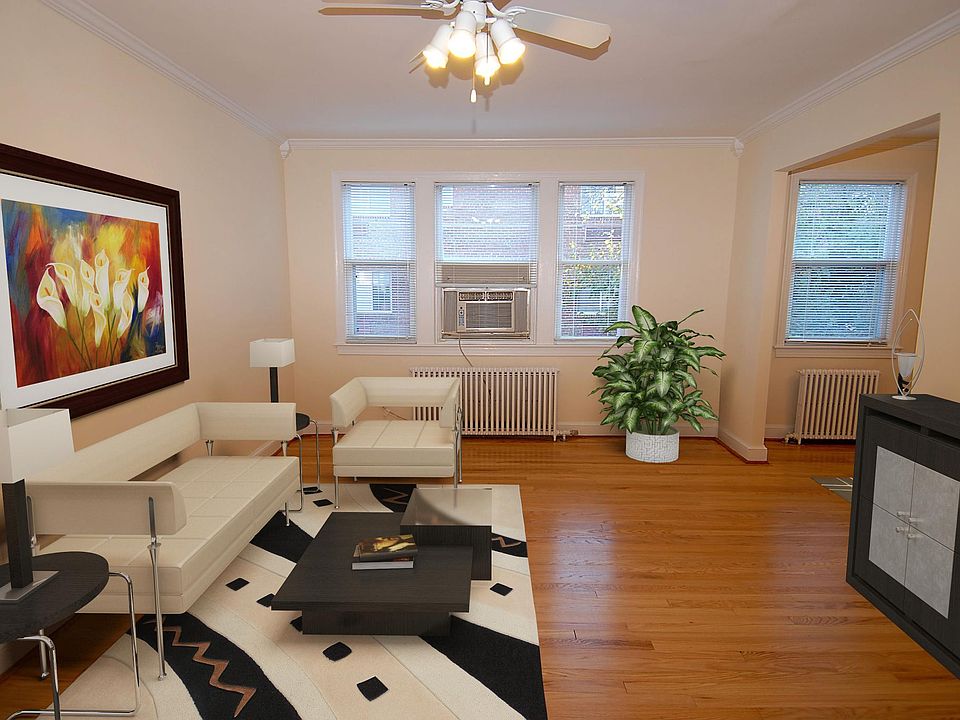 1st image of 800 S Washington St #310