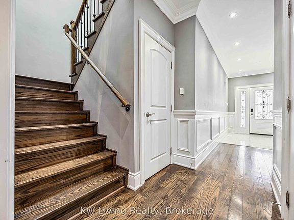3rd image of 282B Aylesworth Ave