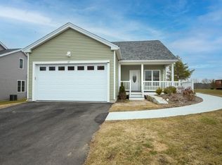 17 Candlelight Ln, Bellingham, MA 02019