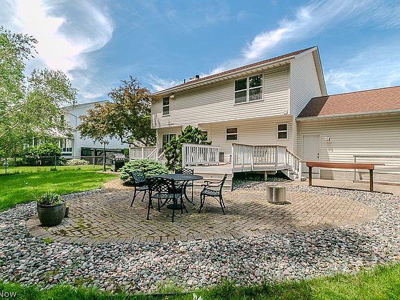 3rd image of 1196 Dartmouth Dr