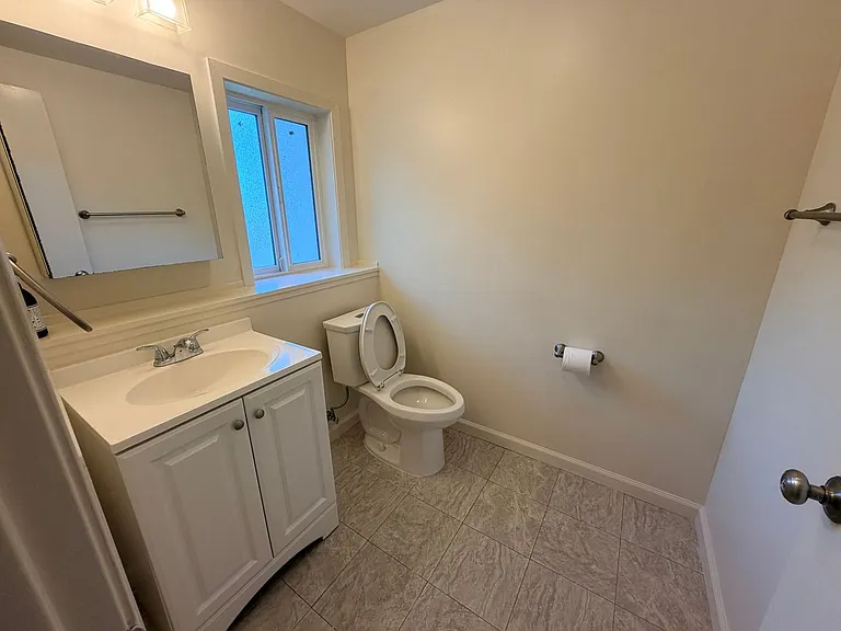 1724 Burrows St — Photo 18