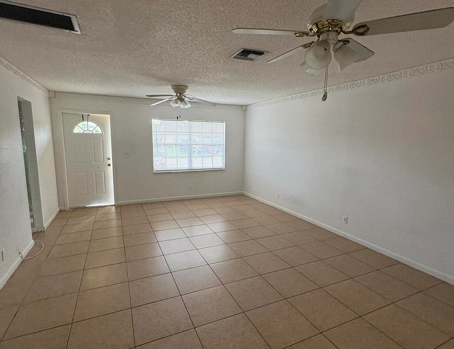 2 bed, 2.0 bath, 1340 sqft, $2,350 — Photo 2