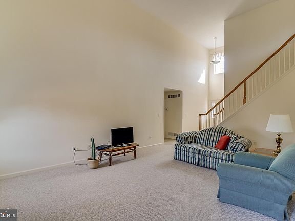 4th image of 209 W Thomas Ct