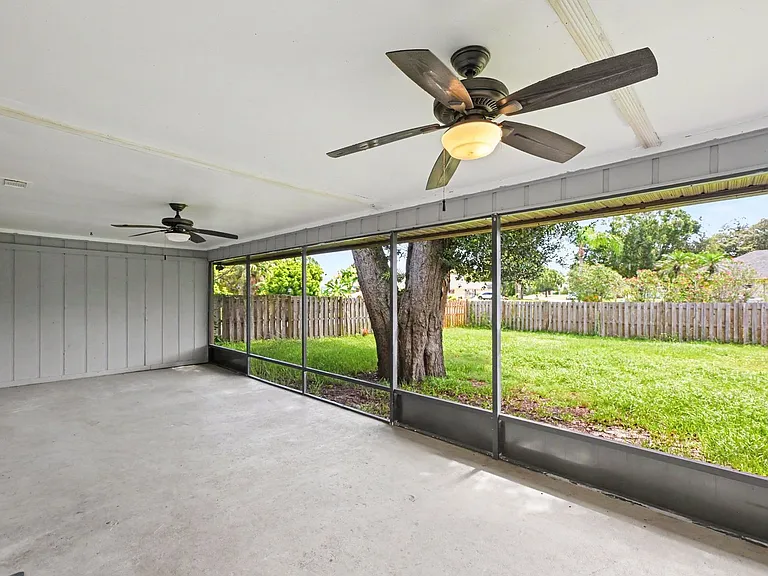 1242 Laconia St — Photo 17