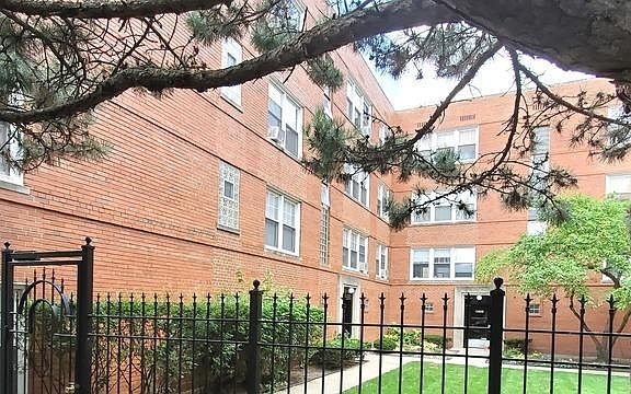2nd image of 2410 W Farragut Ave APT 3B