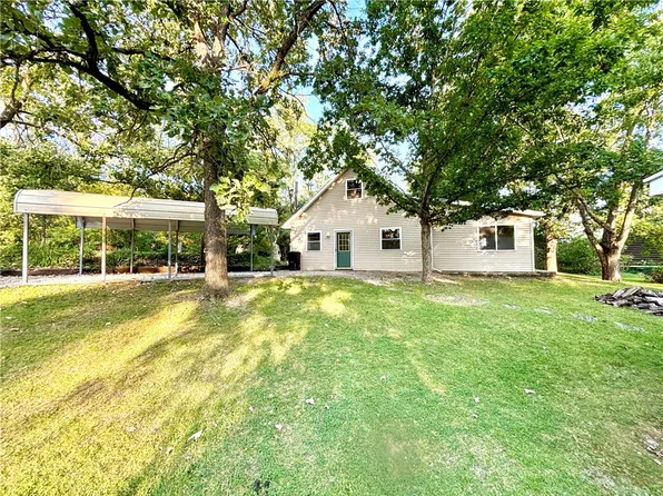 217 W Autumn Dr, Oakwood, IL 61858