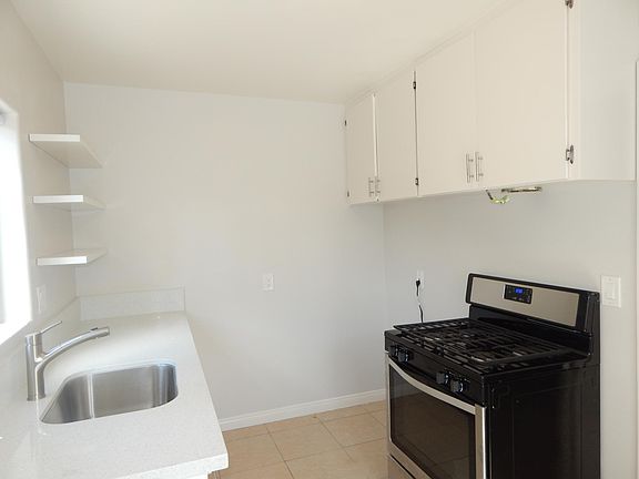 5th image of 5046 Saratoga Ave